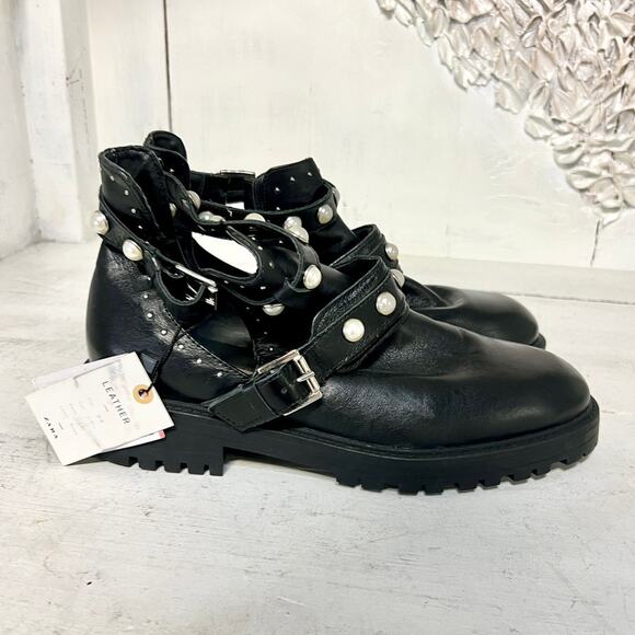 NWT Zara Leather Studded Pearl Cutout Ankle Biker Bootie Black Women's Size 7.5 - Picture 4 of 10